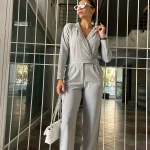 ΟΛΟΣΩΜΗ ΦΟΡΜΑ ΜΕ ΛΕΠΤΟΜΕΡΙΑ ΣΤΗ ΜΕΣΗ - ΓΚΡΙ