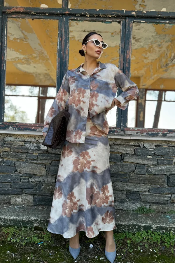 Σατέν Εμπριμέ Σετ Πουκάμισο και Maxi Φούστα